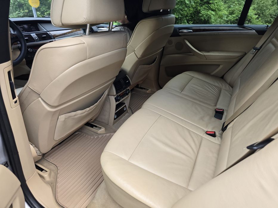 Bmw X5 M pachet FULL, Euro 5, 3.0d 245cp, An 2011, Soft close uși, keyles Go/ entry, proprietar, Mașină este Impecabilă