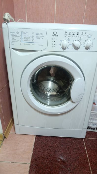 Стиральная машина indesit