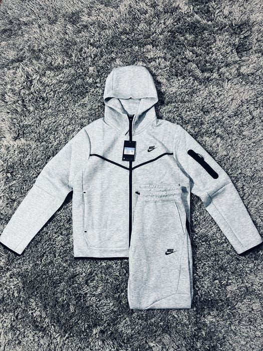 Under Armour, Tech fleece