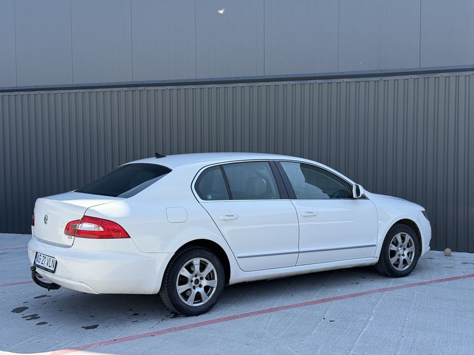 Skoda Superb 2 2011