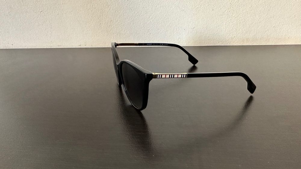 Дамски слънчеви очилв Burberry