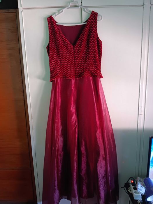 Rochie visinie de matase si catifea!