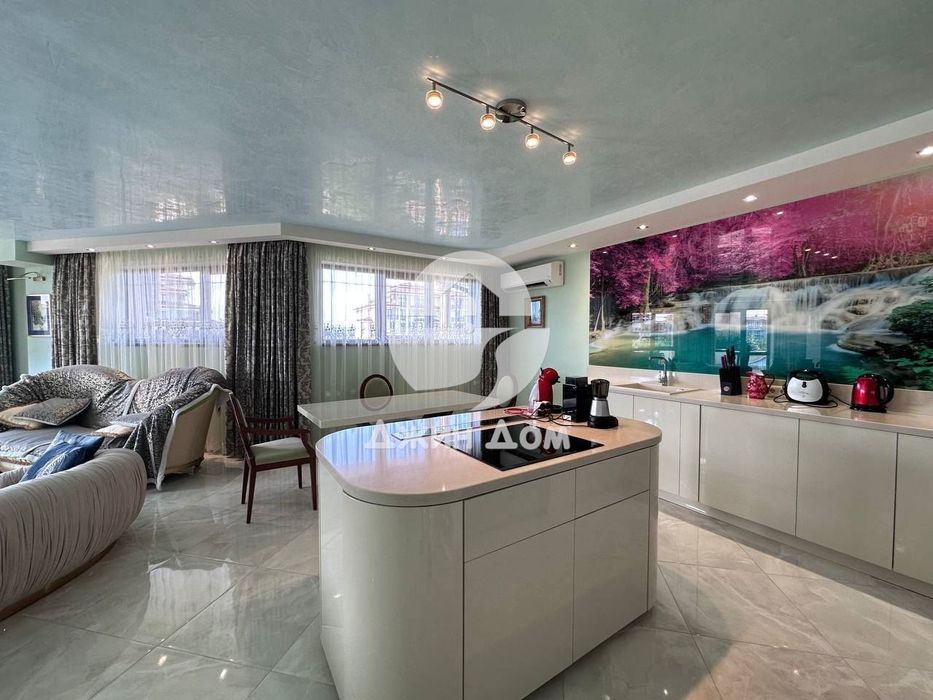 Просторен луксозен тристаен апартамент в к-с Посейдон, гр. Несебър