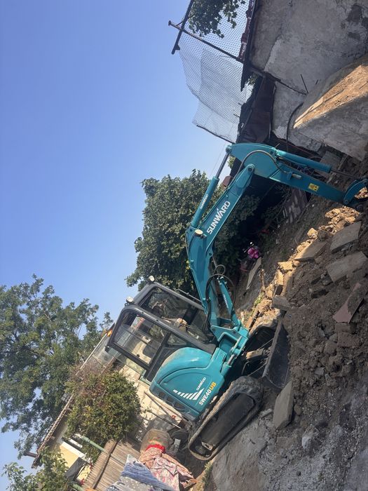 Miniexcavator de inchiriat