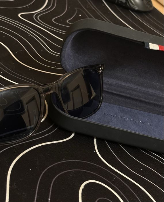 Очила Tommy Hilfiger