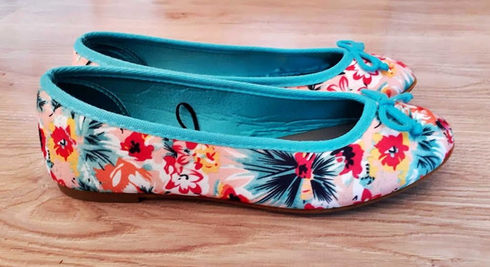 Нови дамски обувки-балеринки