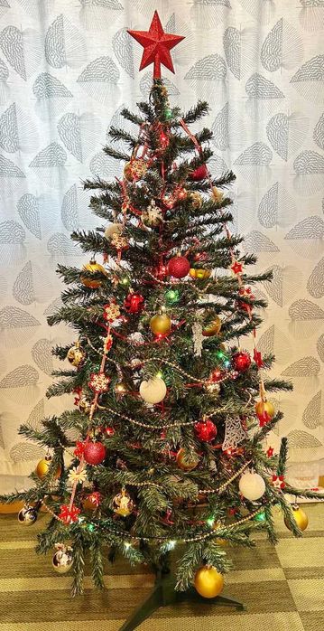 Vand brad artificial 1,50 m gata impodobit exact ca in poze NEGOCIABIL