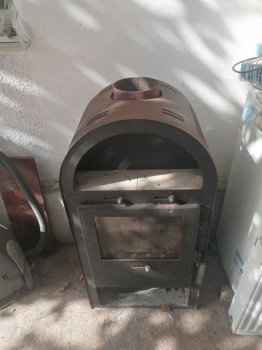 Șemineu în stare bună