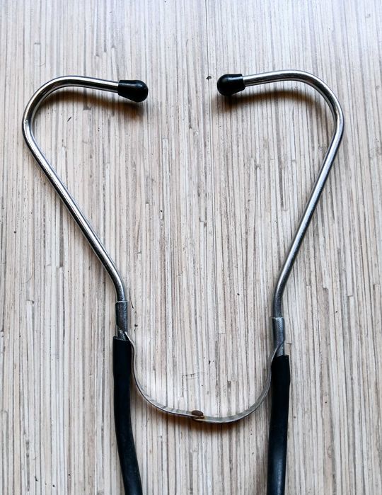 Ретро медицински стетоскоп