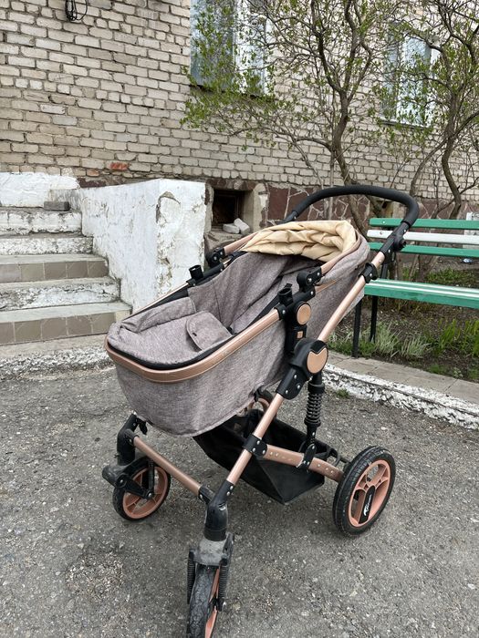 Коляска детская. Очень хорошем состояние