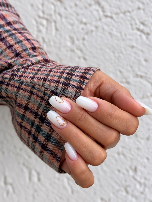 Unghii cu gel , manichiura | pedichiura