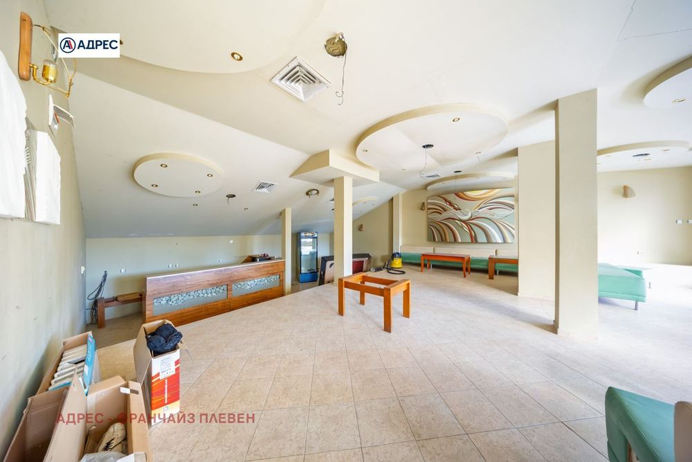 Продава се Хотел в с. Велчево, Област Ловеч - 768 кв.м за 679 €/кв.м - Снимка #9