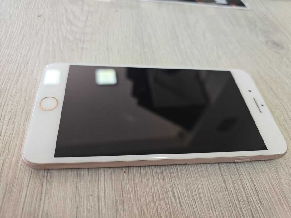 Apple iPhone 8 Plus 64GB / 90%