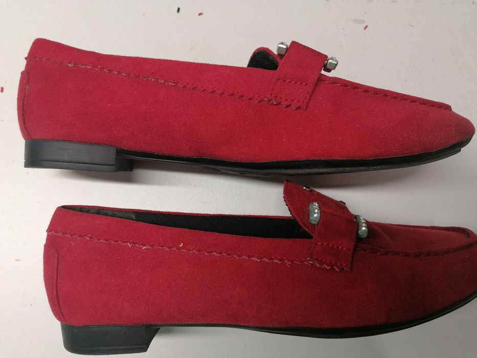 Vând sandale și mocasini