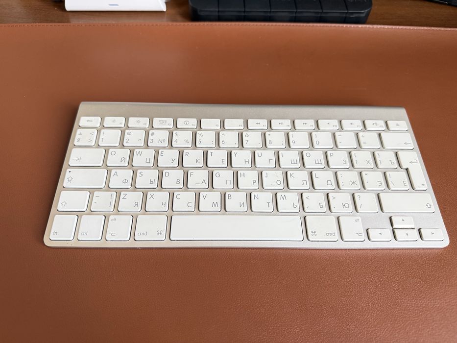 Клавиатура Defender и Apple