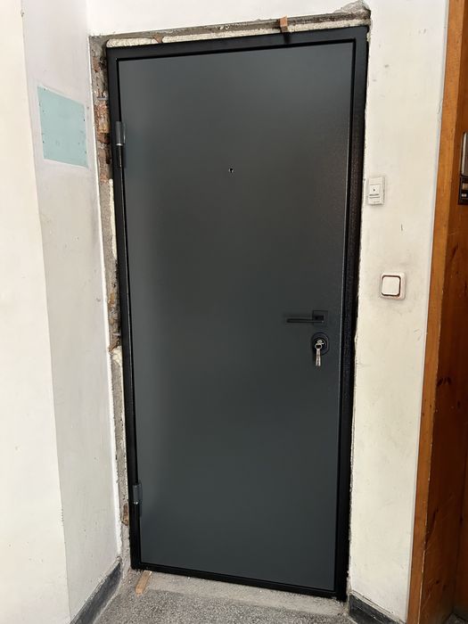 Врати за вход - от желязо, ковано желязо, ламели тип щора и други