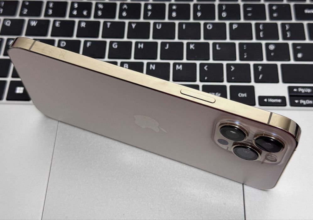Vand sau schimb Iphone 13 Pro max gold 128 gb impecabil