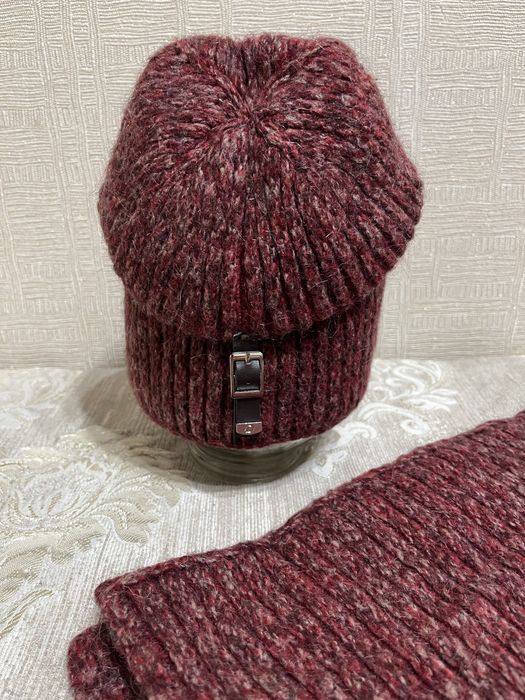 Шапки женские б/у