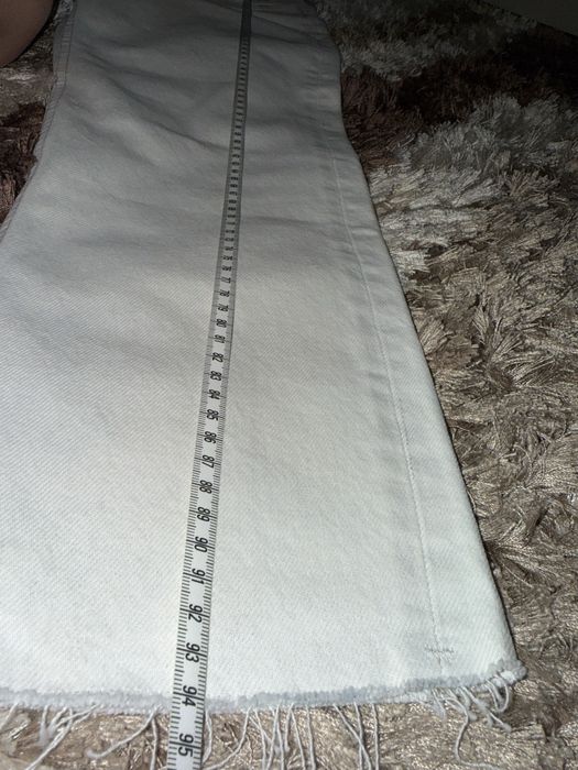 Blugi noi Mango alb cu albastru