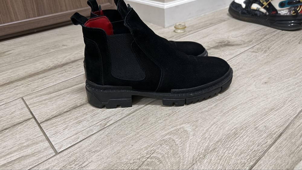 Ghete barbati piele intoarsa