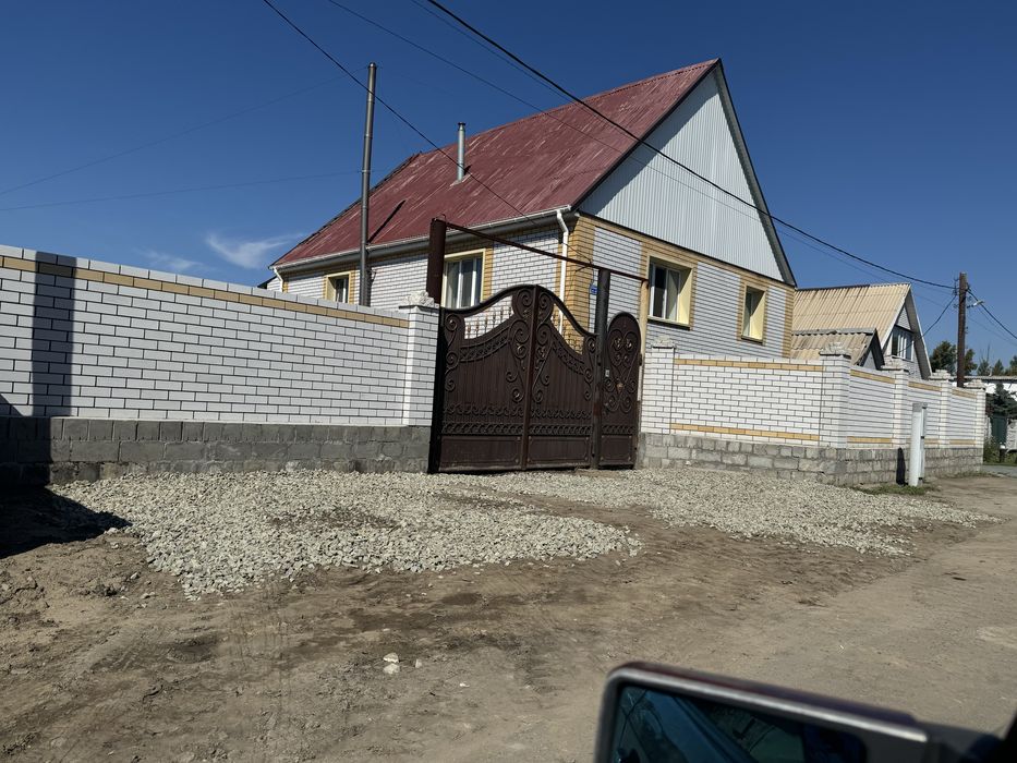 Продам 2 дома на одном участке