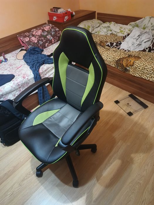 Гейминг стол в перфектна кондиция