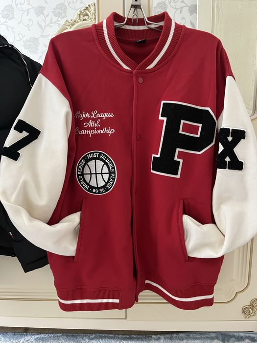 Бомбер красный почти новый