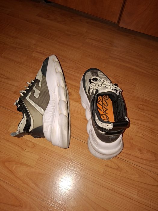 Versace chain reaction
