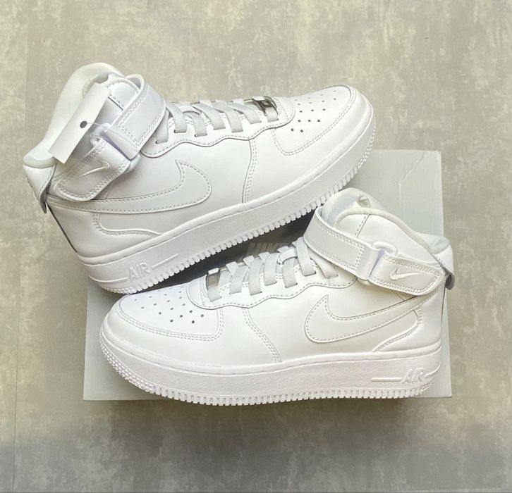 Air Force 1 Mid Triple White Edition Sneakers Adidasi