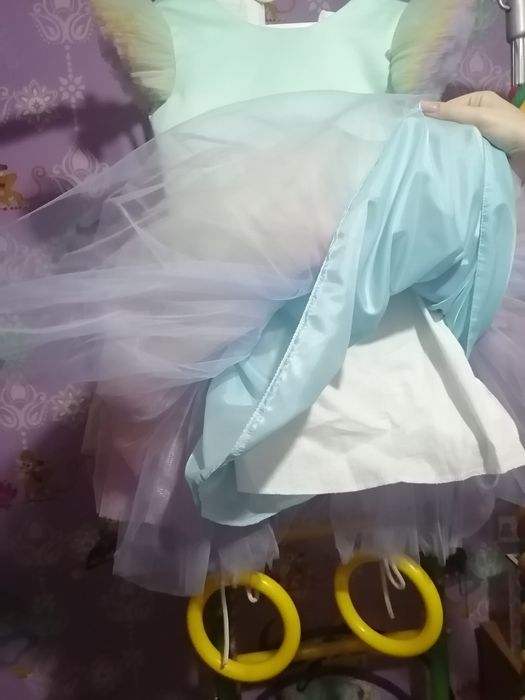 Продам платье красивое для девочки