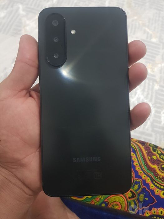 Samsung A17 deyarli yangi