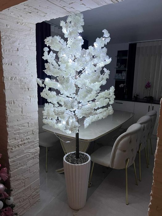 Декоративно дърво 2метра със саксия
