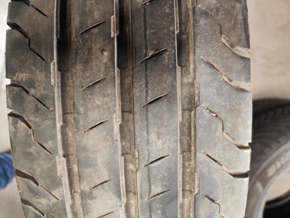 2бр.летни гуми 195/75/16C Continental