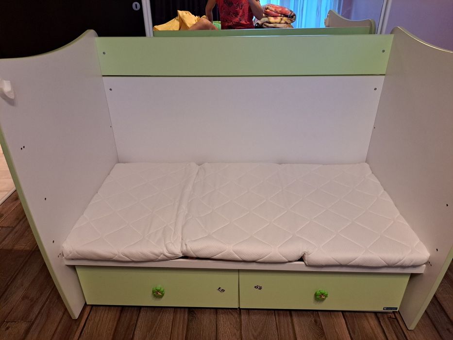 детско легло с матрак трансформиращо