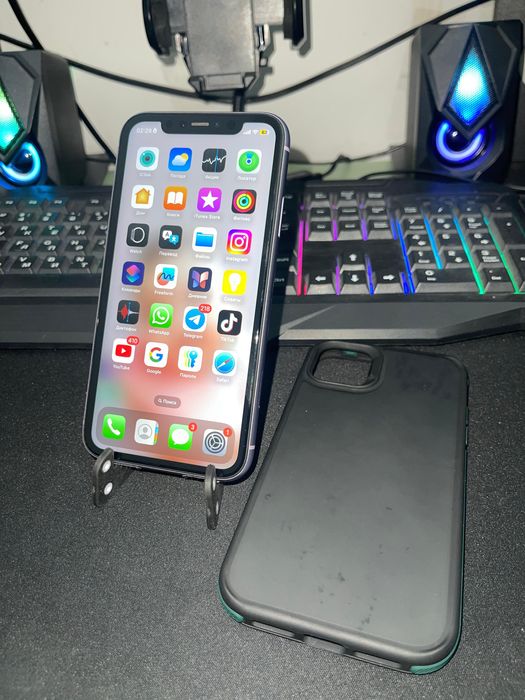 iPhone 11  128 гв