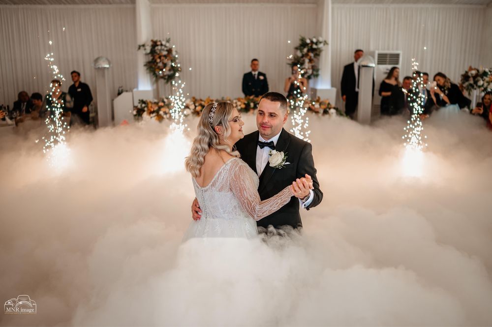 Fum greu, artificii și masină de baloane cu fum