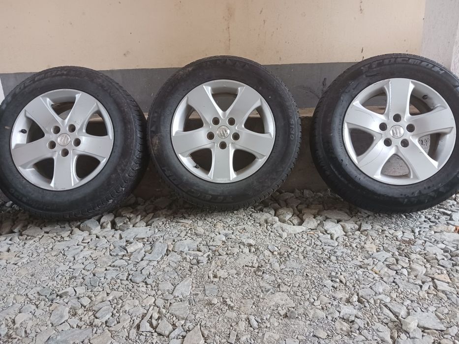 Vând urgent jante și cauciucuri Suzuki Grand Vitara