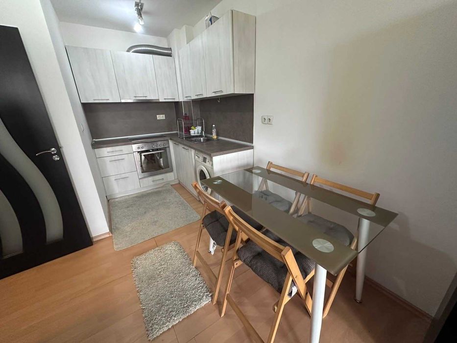 Двустаен апартамент в Южен