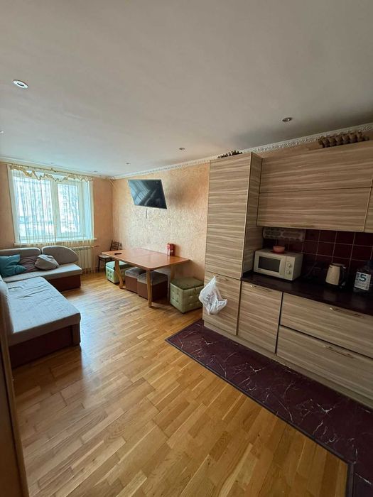 Продается трех комнатная квартира,