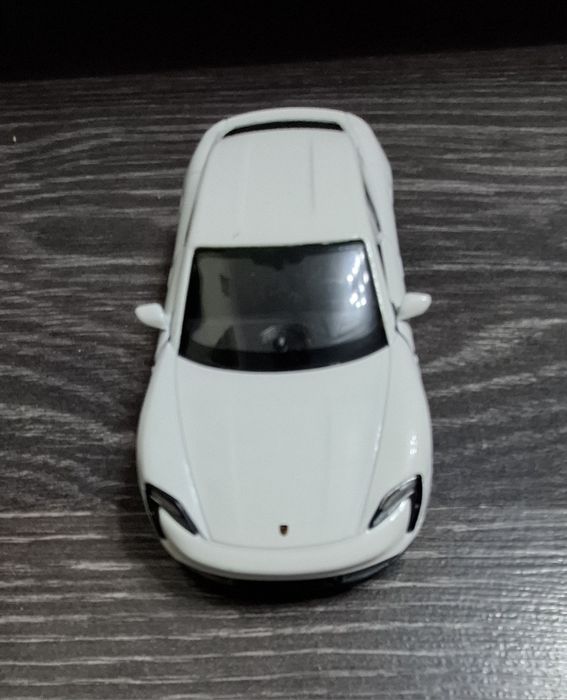 VÎND machetă PORSCHE MAYCAN TURBO S din metal de colecție