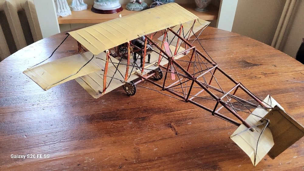 Метален макет на самолет,ръчно изработен