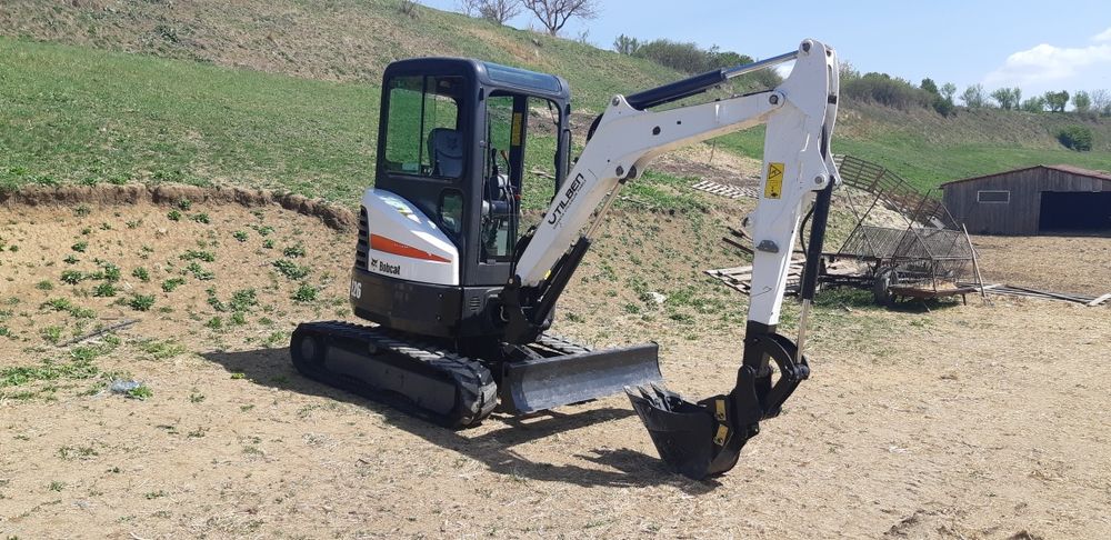 Servicii inchiriere excavator, bobcat, transport basculabil. inchiriat