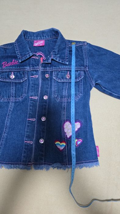 Джинсы и джинсовая куртка.