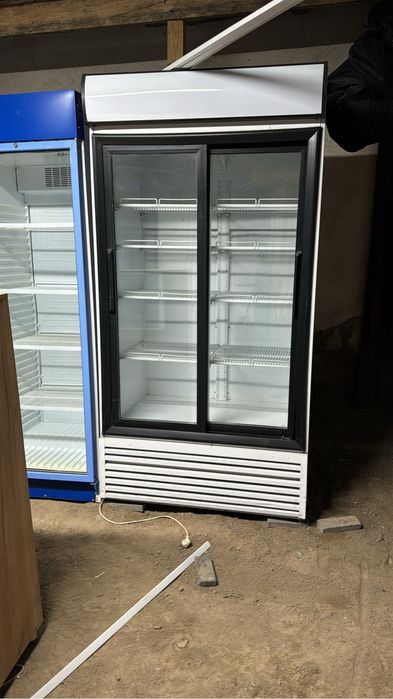 Витринный холодильник