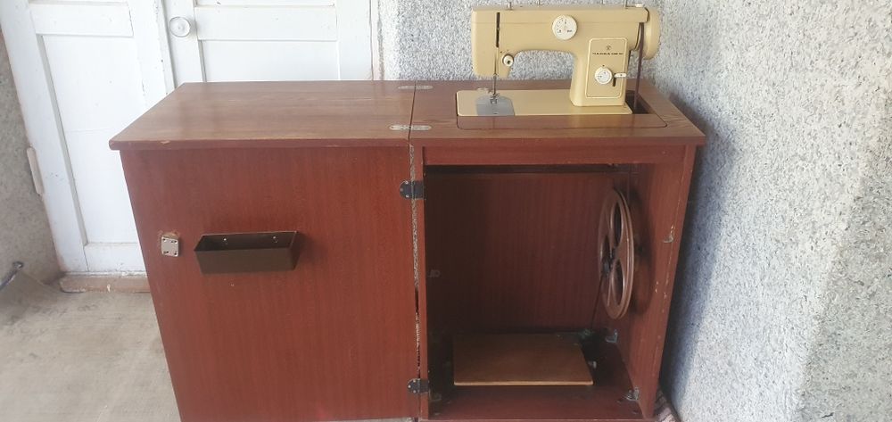 Tikuv moshina sotiladi holati yaxshi