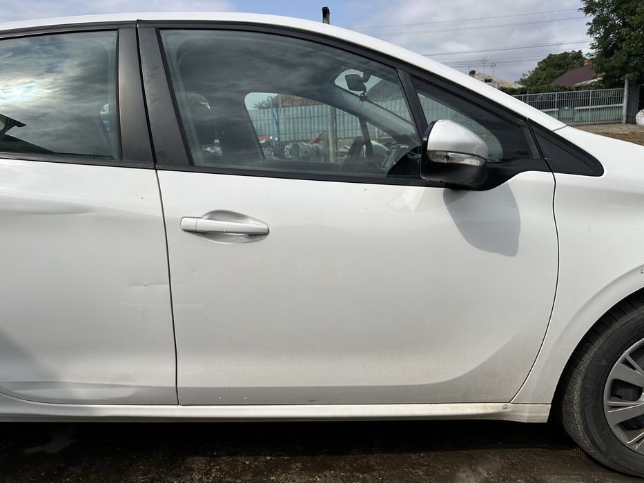 Usi dreapta / Portiere dreapta / Oglinda Peugeot 208 2014-2019