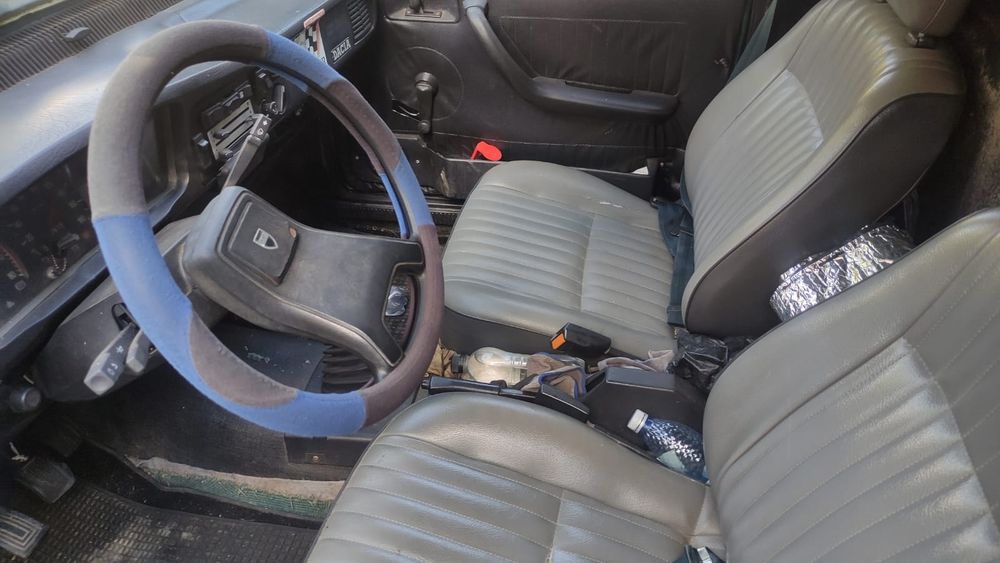 Vând Dacia Pick-Up (Papuc) 1.4 Benzină – Hardtop Detașabil – Interior Piele – 60.000 km