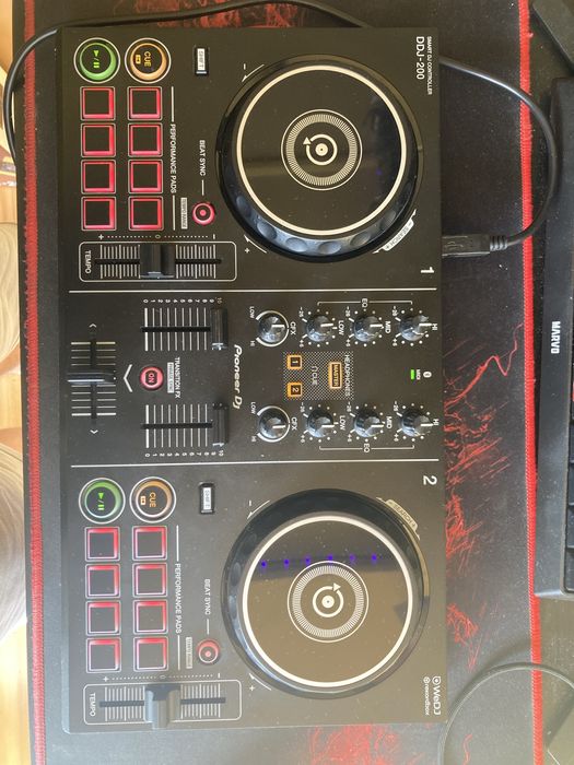 Pioneer DDJ-200 DJ контролер – като нов, с кутия