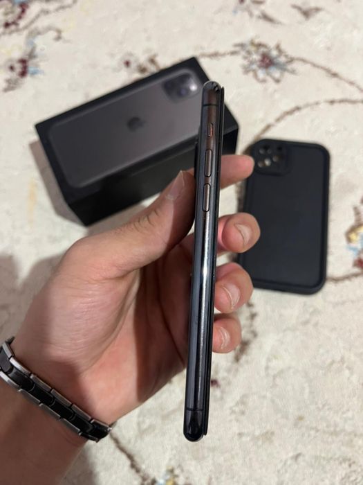 Айфон 11. Про.  .