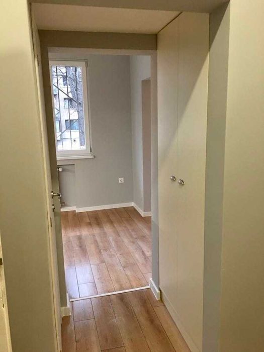 Дава се под наем Тристаен апартамент в София, Яворов - 92 кв.м за 561 € - Снимка #2